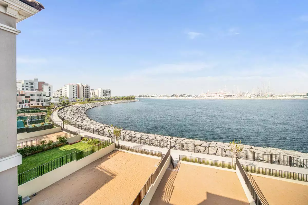 Townhouse 331m² in UAE, Dubai. Priced at 3169651€ rent photo-28