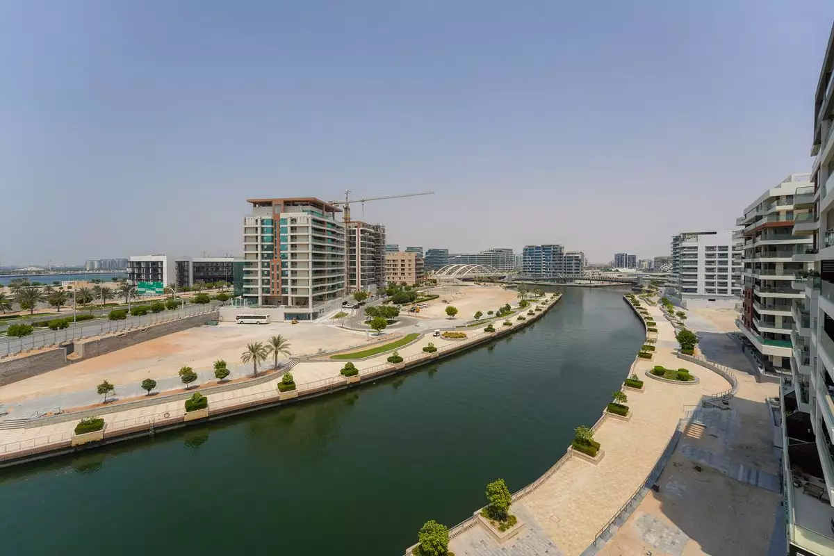 Flat 144m² in UAE, Abu Dhabi. Priced at 435754€ rent photo-3