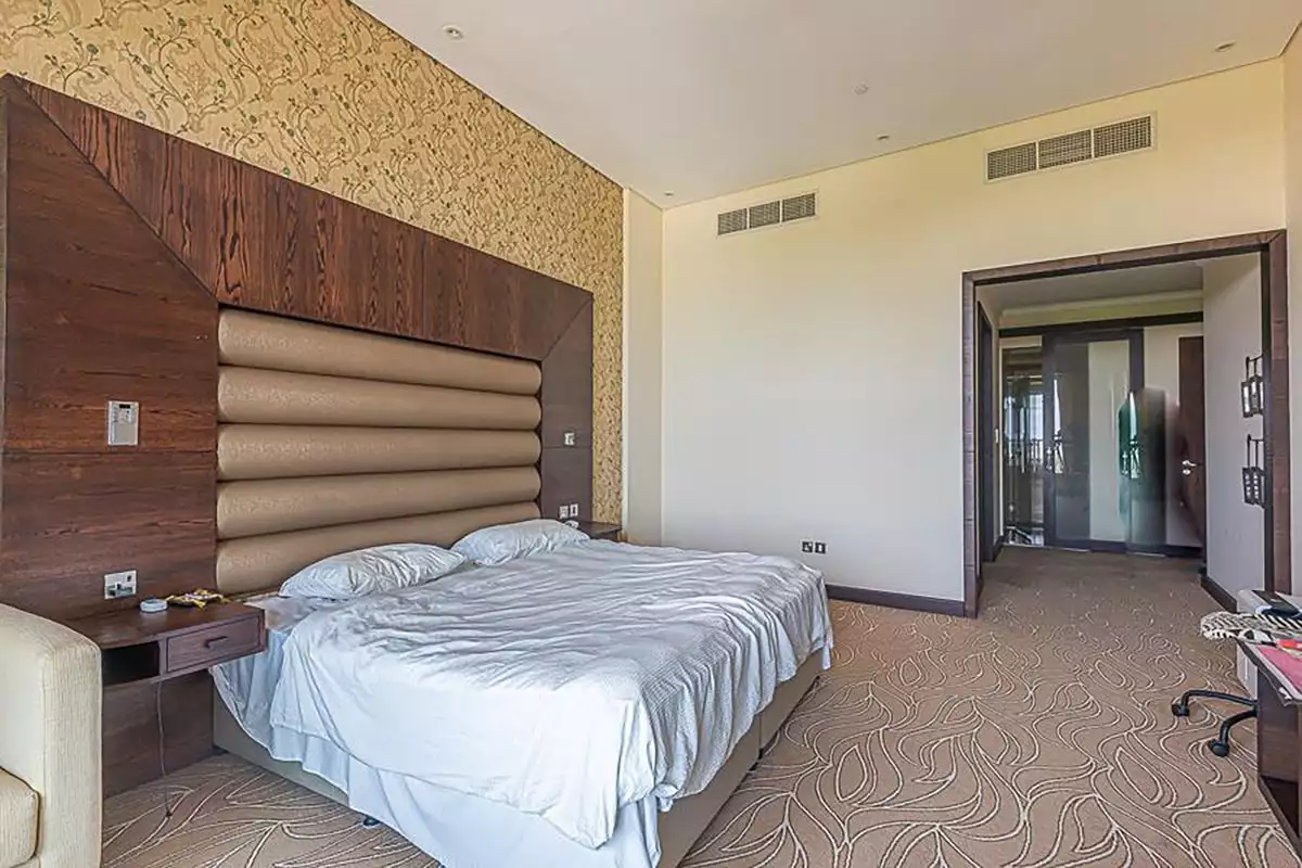 Flat 257m² in UAE, Dubai. Priced at 1648122€ rent photo-12