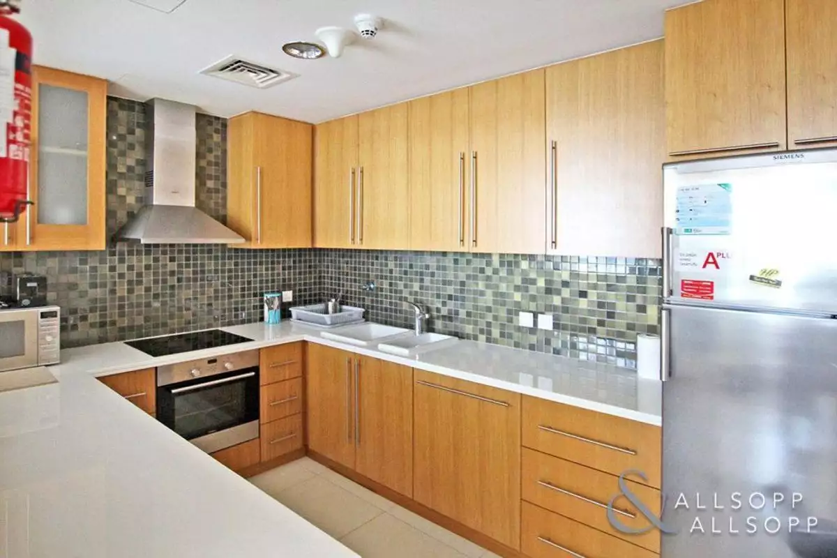 Flat 127m² in UAE, Dubai. Priced at 649260€ rent photo-3