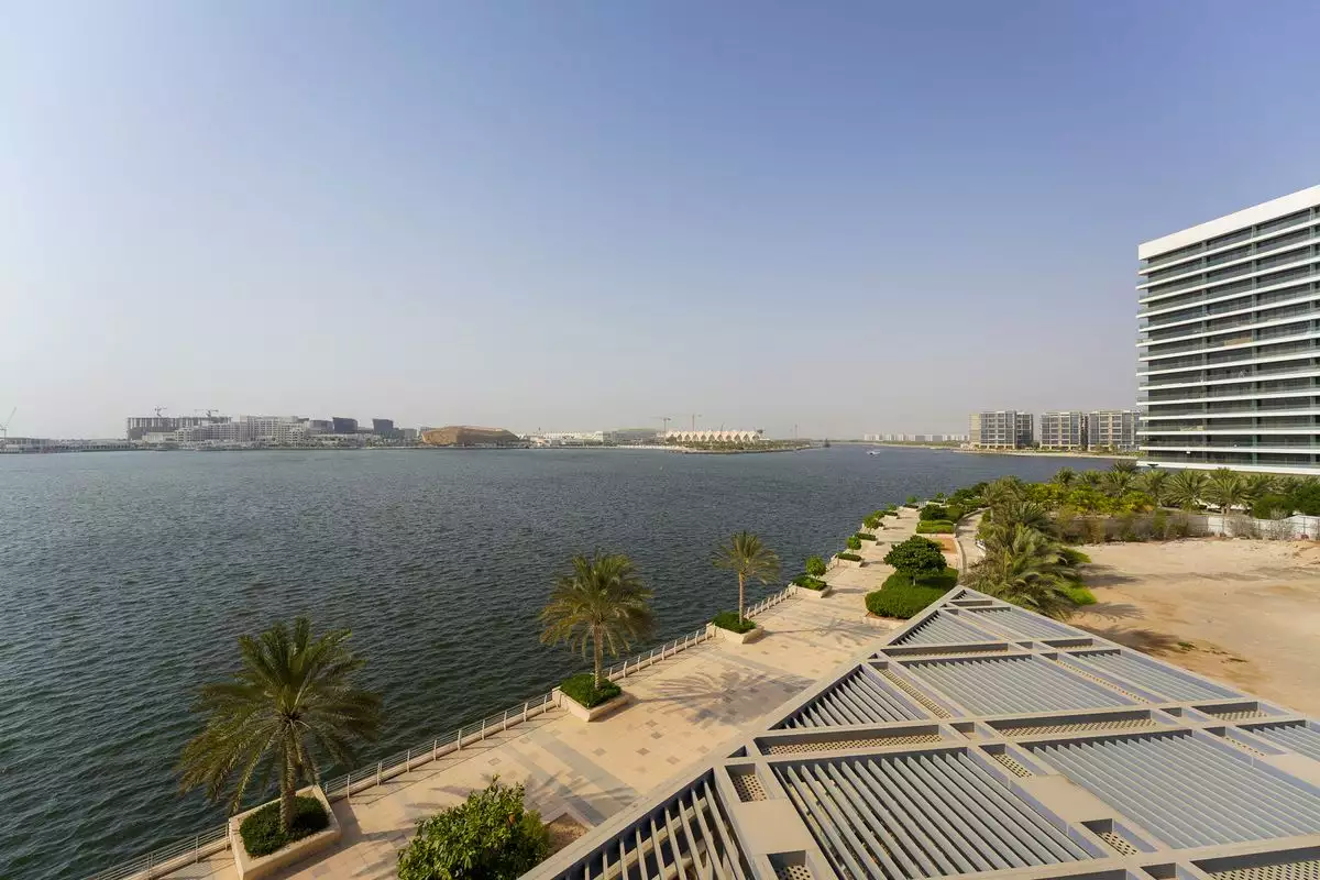 Flat 132m² in UAE, Abu Dhabi. Priced at 461529€ rent photo-18