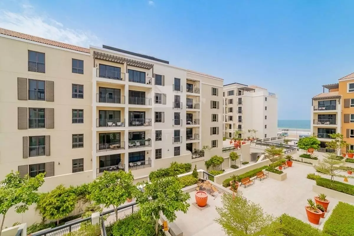 Flat 184m² in UAE, Dubai. Priced at 1723037€ rent photo-3