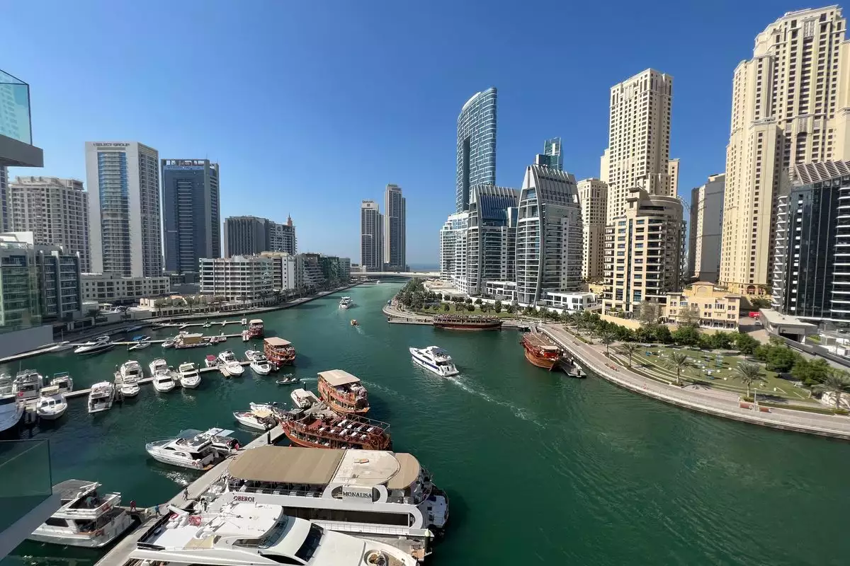 Flat 100m² in UAE, Dubai. Priced at 986376€ rent photo-1