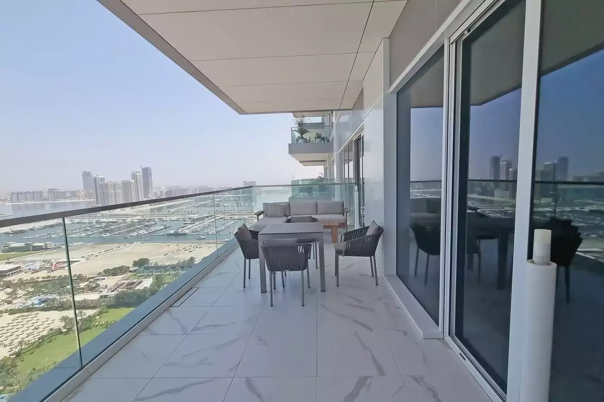 Flat 179m² in UAE, Dubai. Priced at 2122582€ rent photo-4