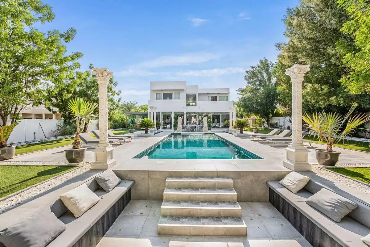 Villa 486m² in UAE, Dubai. Priced at 3246301€ rent photo-3