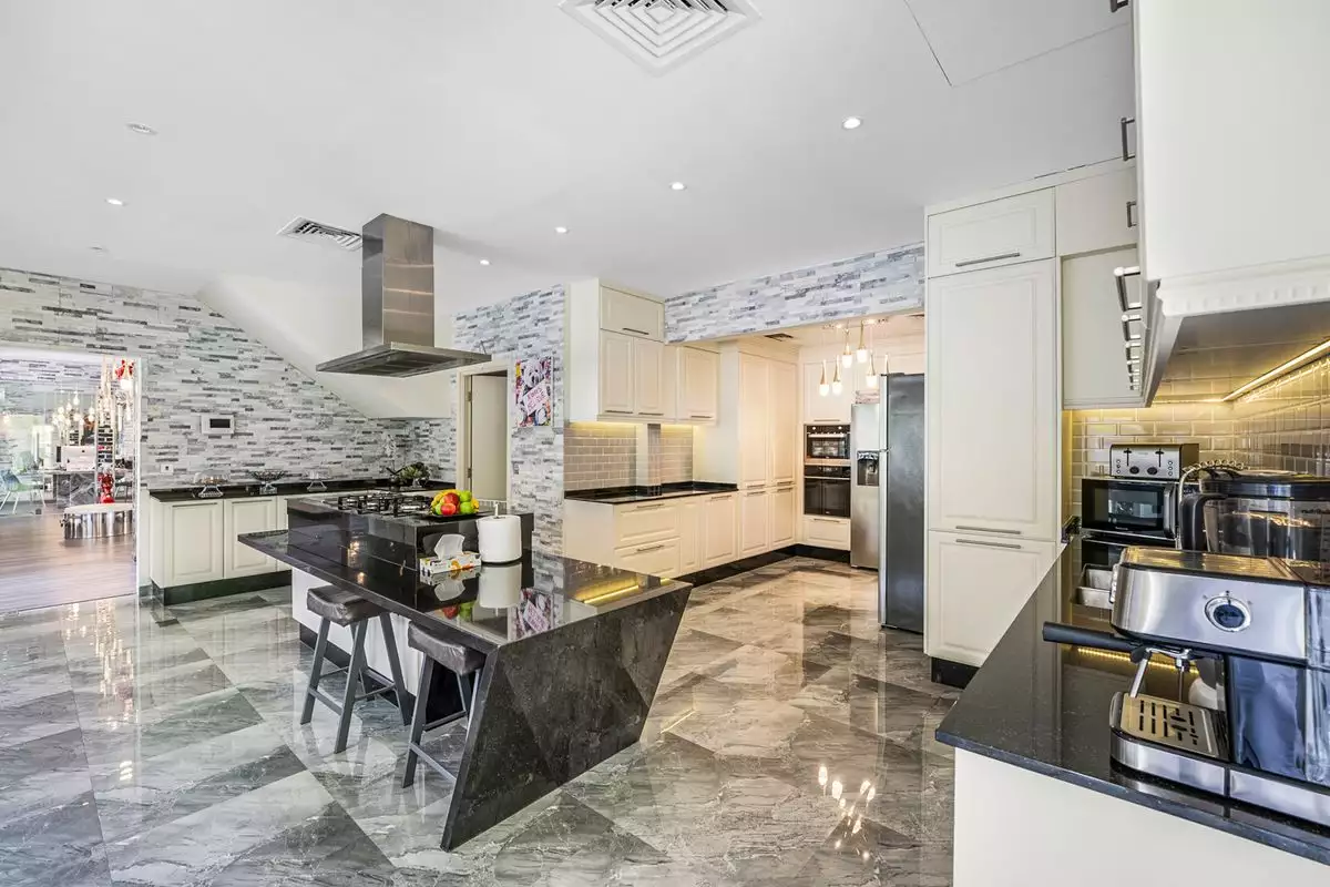 Villa 486m² in UAE, Dubai. Priced at 3246301€ rent photo-6