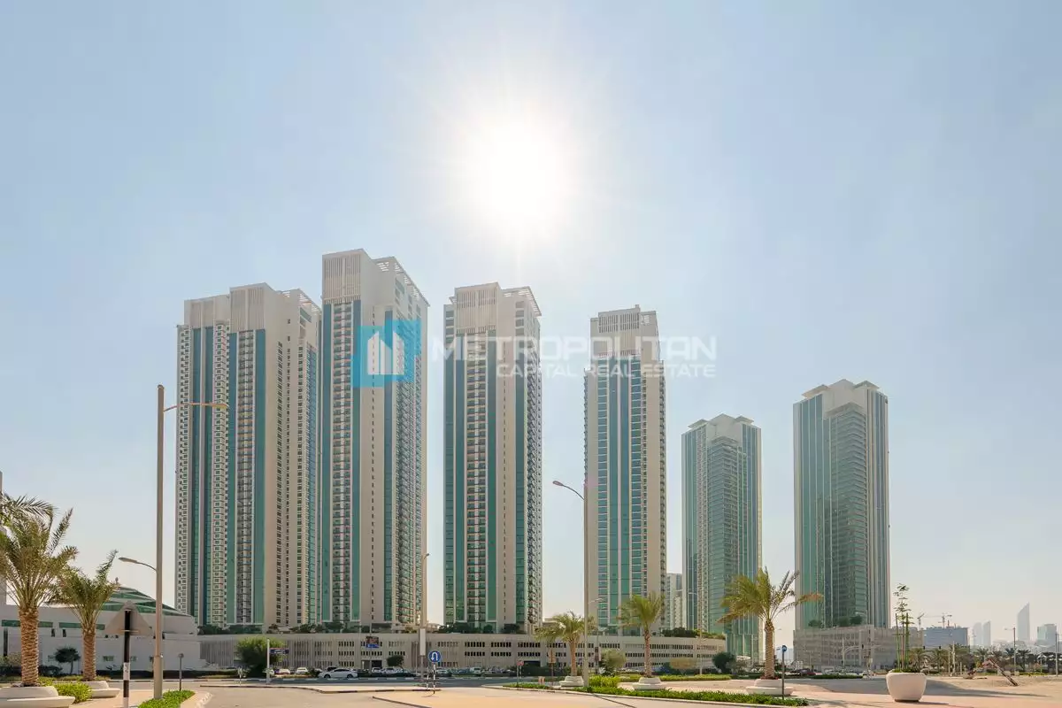 Flat 209m² in UAE, Abu Dhabi. Priced at 561860€ rent photo-1