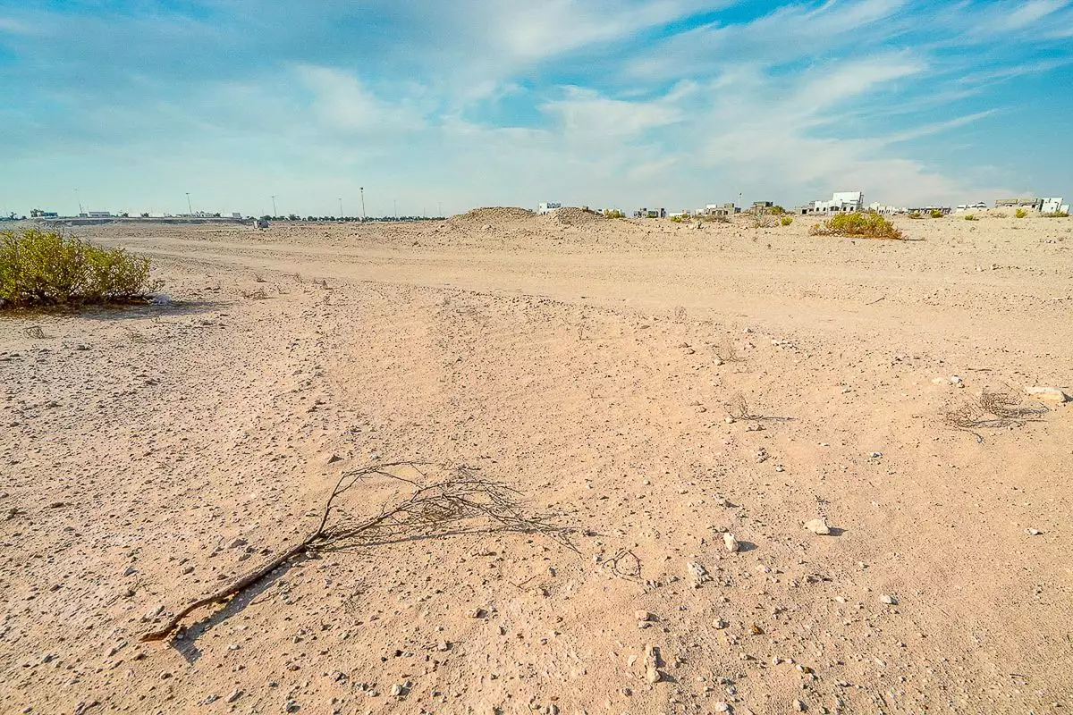 Land 100000m² in UAE, Abu Dhabi. Priced at 14629159€ rent photo-6
