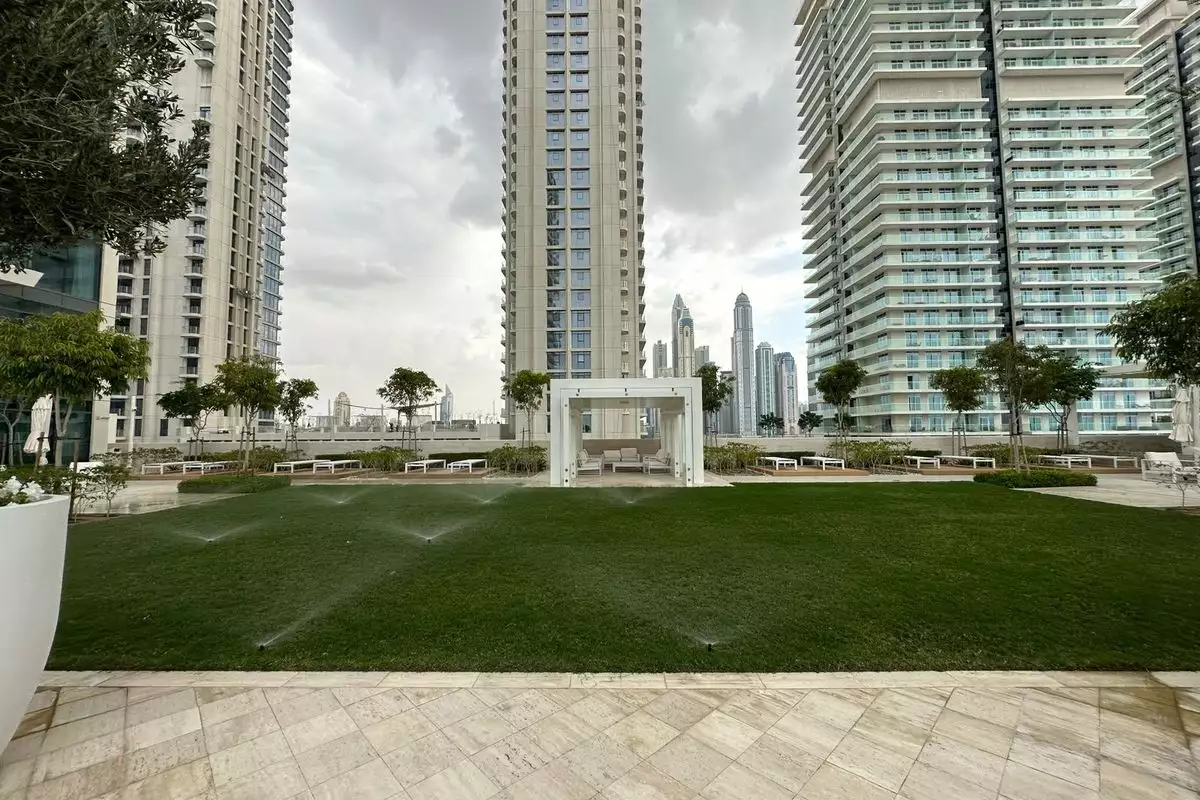 Flat 114m² in UAE, Dubai. Priced at 1098748€ rent photo-2