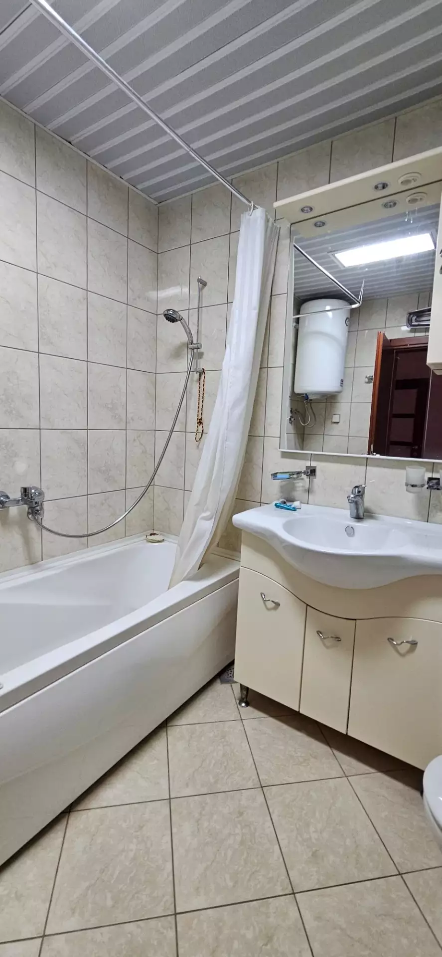 Flat 100m² in Montenegro, Bar. Priced at 270000€ rent photo-11