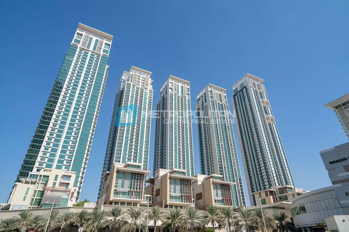 Flat 80m² in UAE, Abu Dhabi. Priced at 216999€ rent photo-1