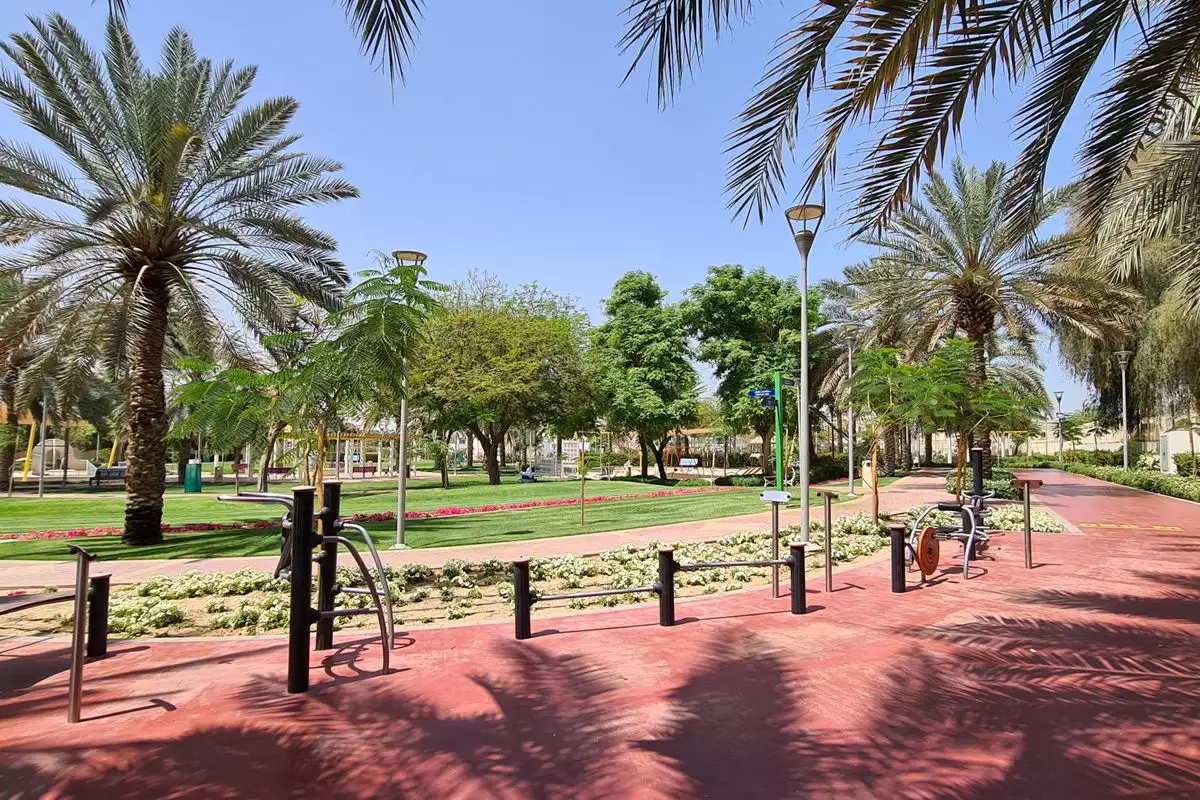 Land 1338m² in UAE, Dubai. Priced at 1401717€ rent photo-2