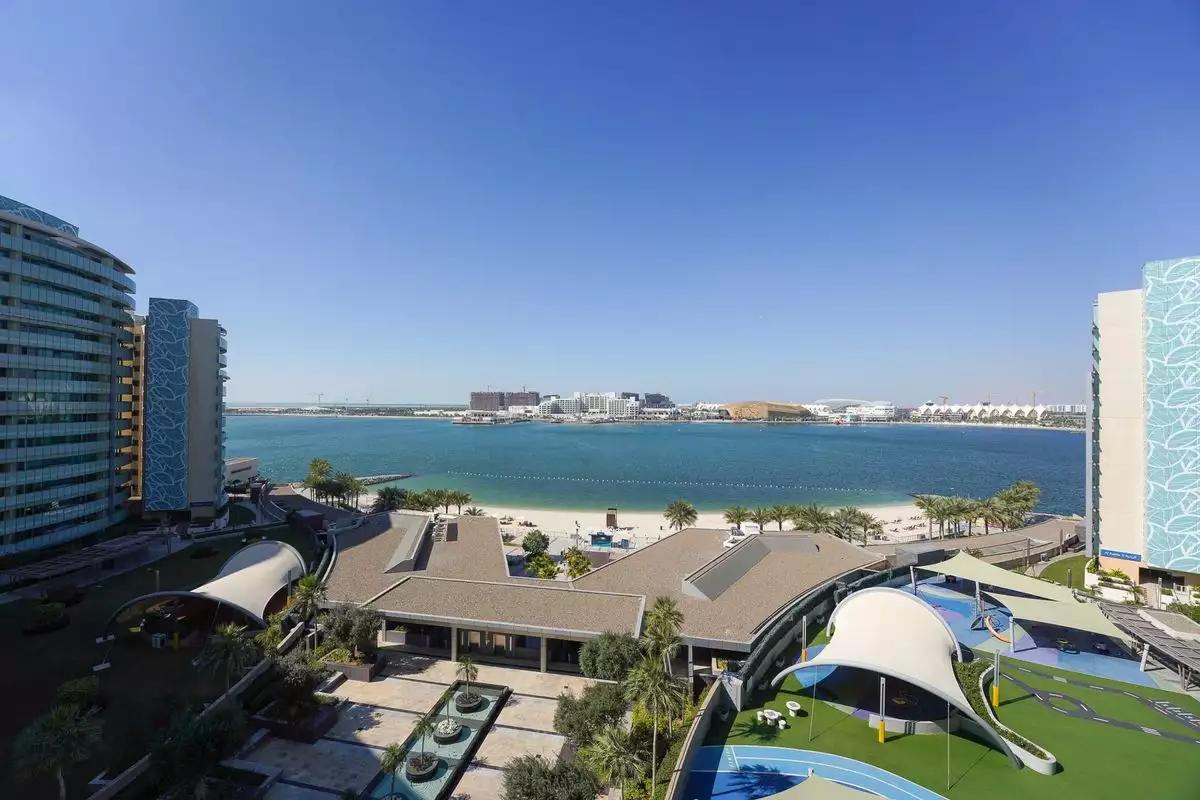 Flat 166m² in UAE, Abu Dhabi. Priced at 682694€ rent photo-1