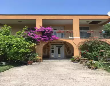 Buy in Montenegro for 250000€