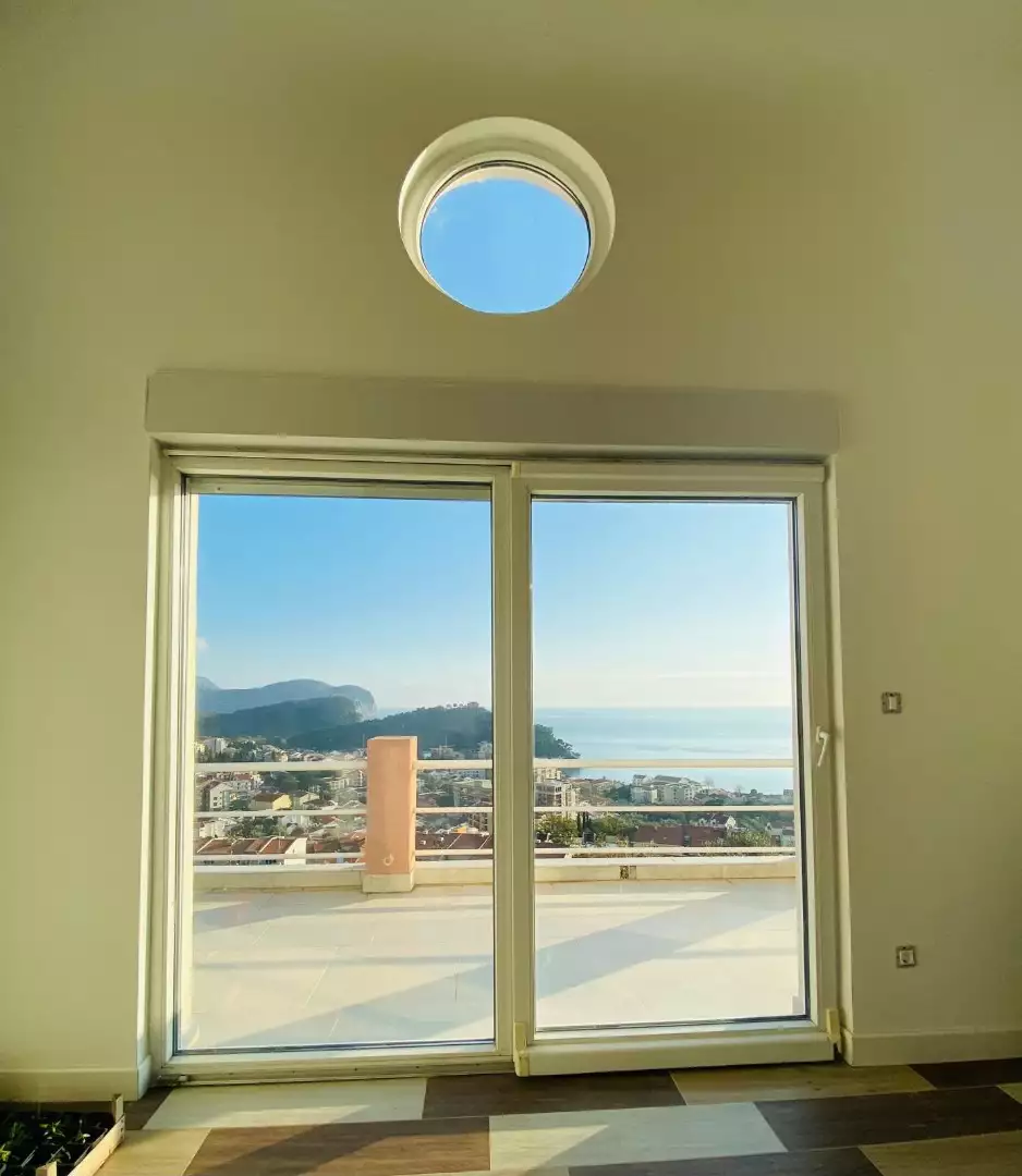 House 199m² in Montenegro, Petrovac. Priced at 320000€ rent photo-13