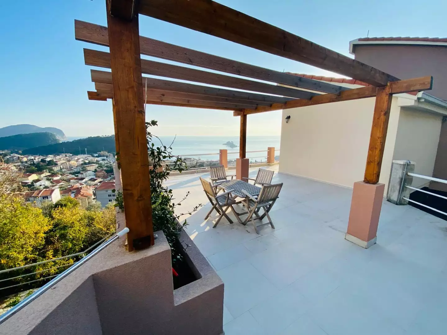 House 199m² in Montenegro, Petrovac. Priced at 320000€ rent photo-18