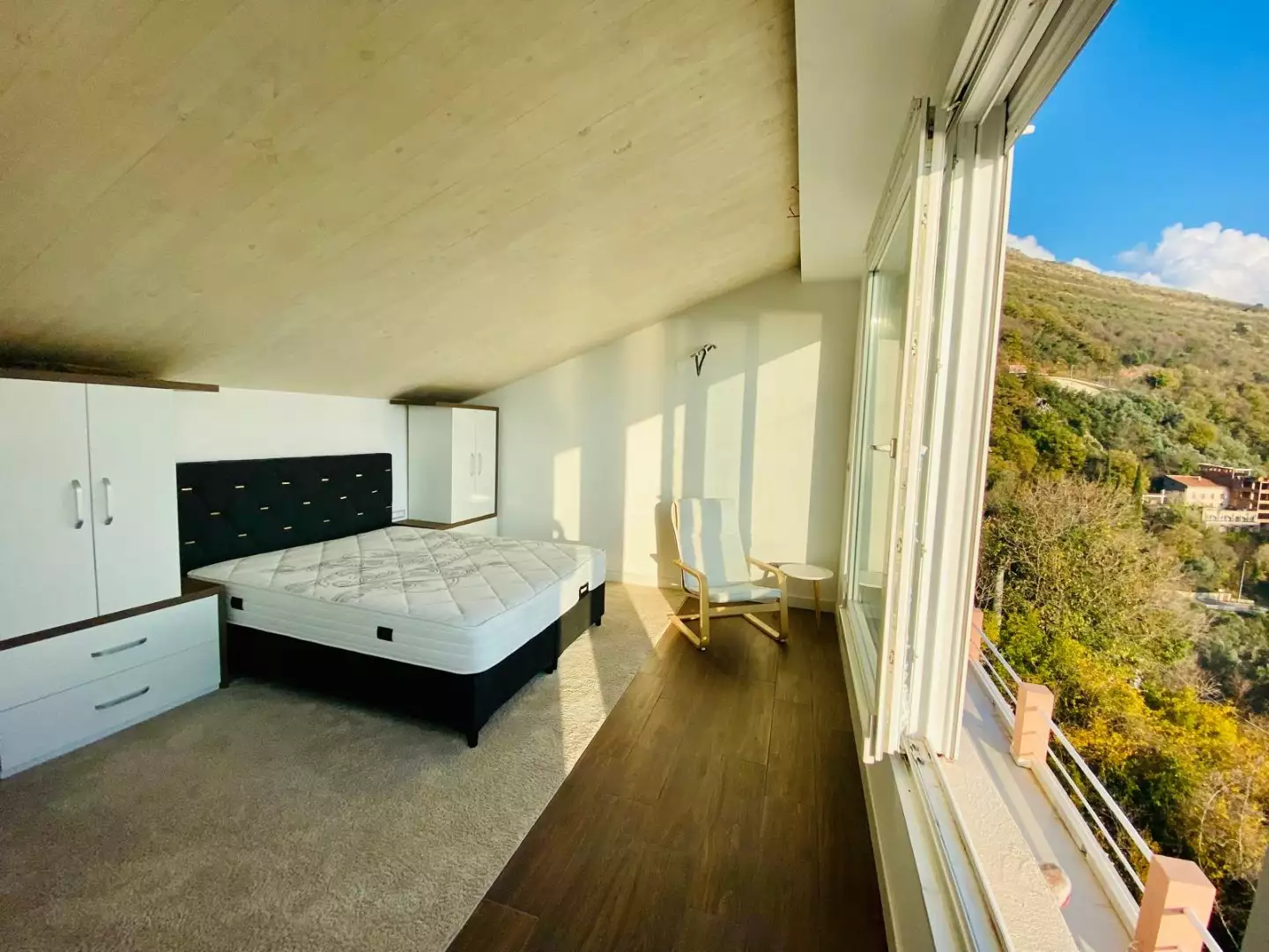 House 199m² in Montenegro, Petrovac. Priced at 320000€ rent photo-25