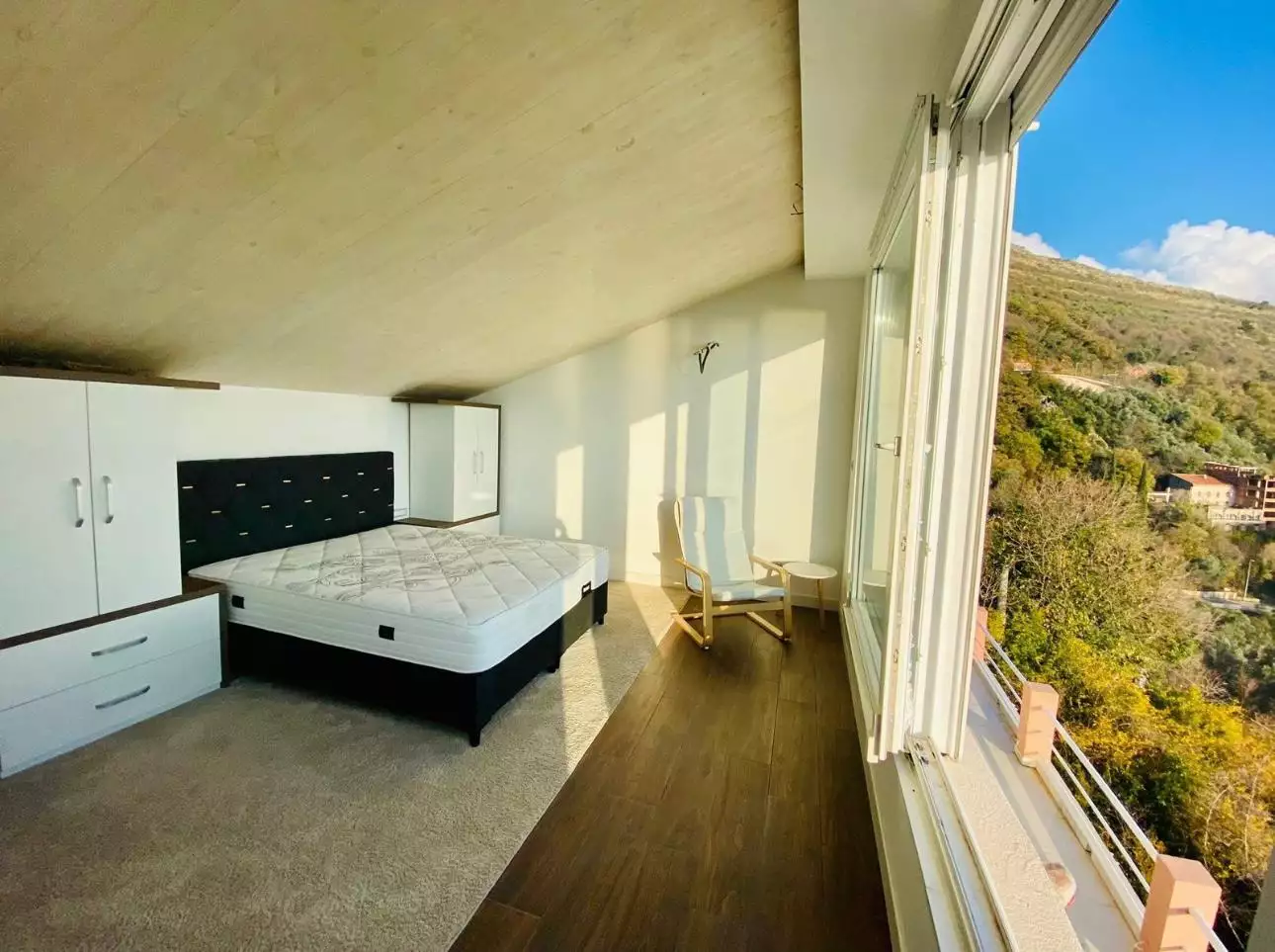 House 199m² in Montenegro, Petrovac. Priced at 320000€ rent photo-29
