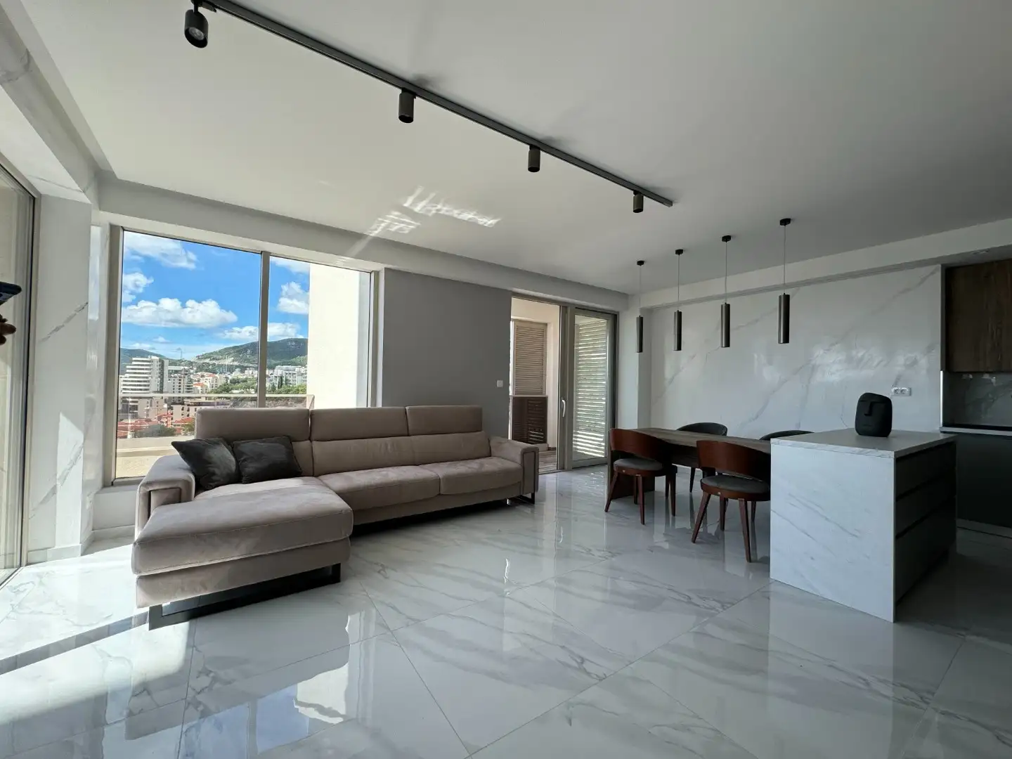 Flat 90m² in Montenegro, Rafailovici. Priced at 380000€ rent photo-5