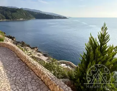 Buy in Montenegro for 268200€