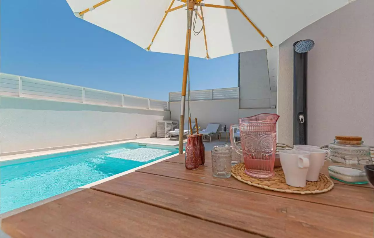 House 470m² in Croatia, Sibenik. Priced at 1800000€ rent photo-10