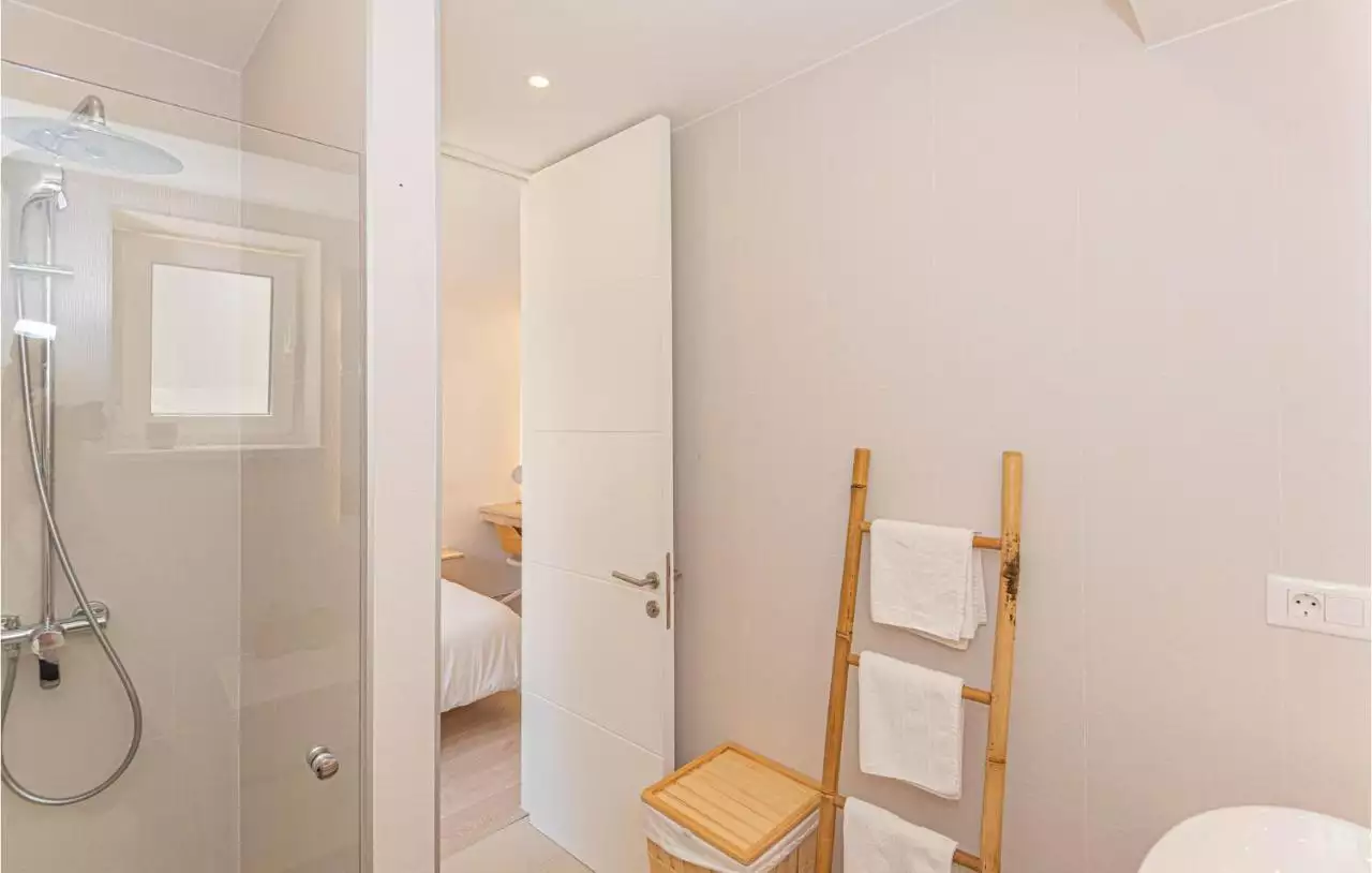 House 470m² in Croatia, Sibenik. Priced at 1800000€ rent photo-15