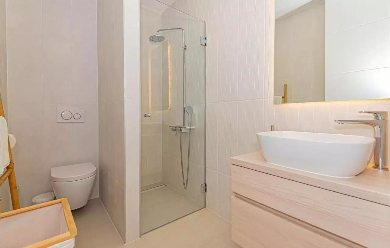 House 470m² in Croatia, Sibenik. Priced at 1800000€ rent photo-27