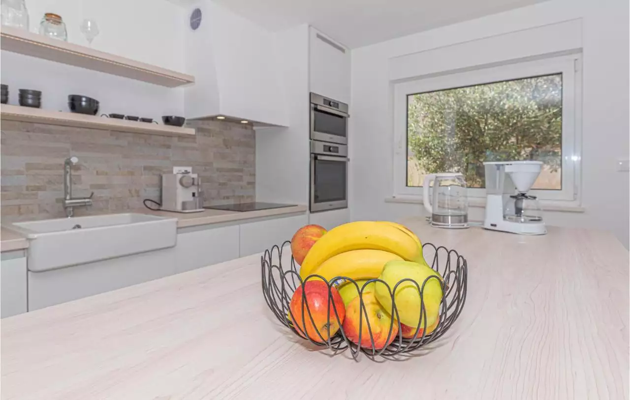 House 470m² in Croatia, Sibenik. Priced at 1800000€ rent photo-30