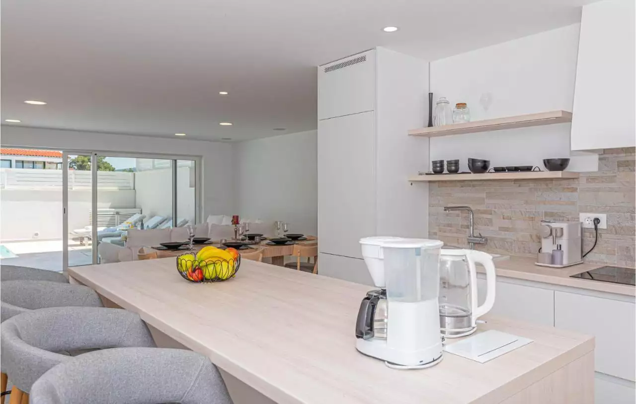 House 470m² in Croatia, Sibenik. Priced at 1800000€ rent photo-32