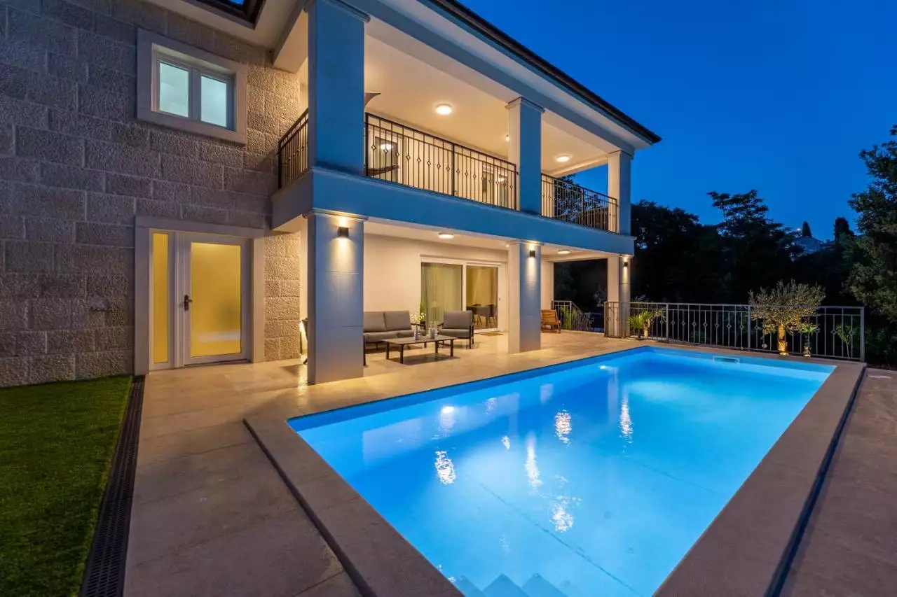 House 200m² in Croatia, Krka. Priced at 1150000€ rent photo-2
