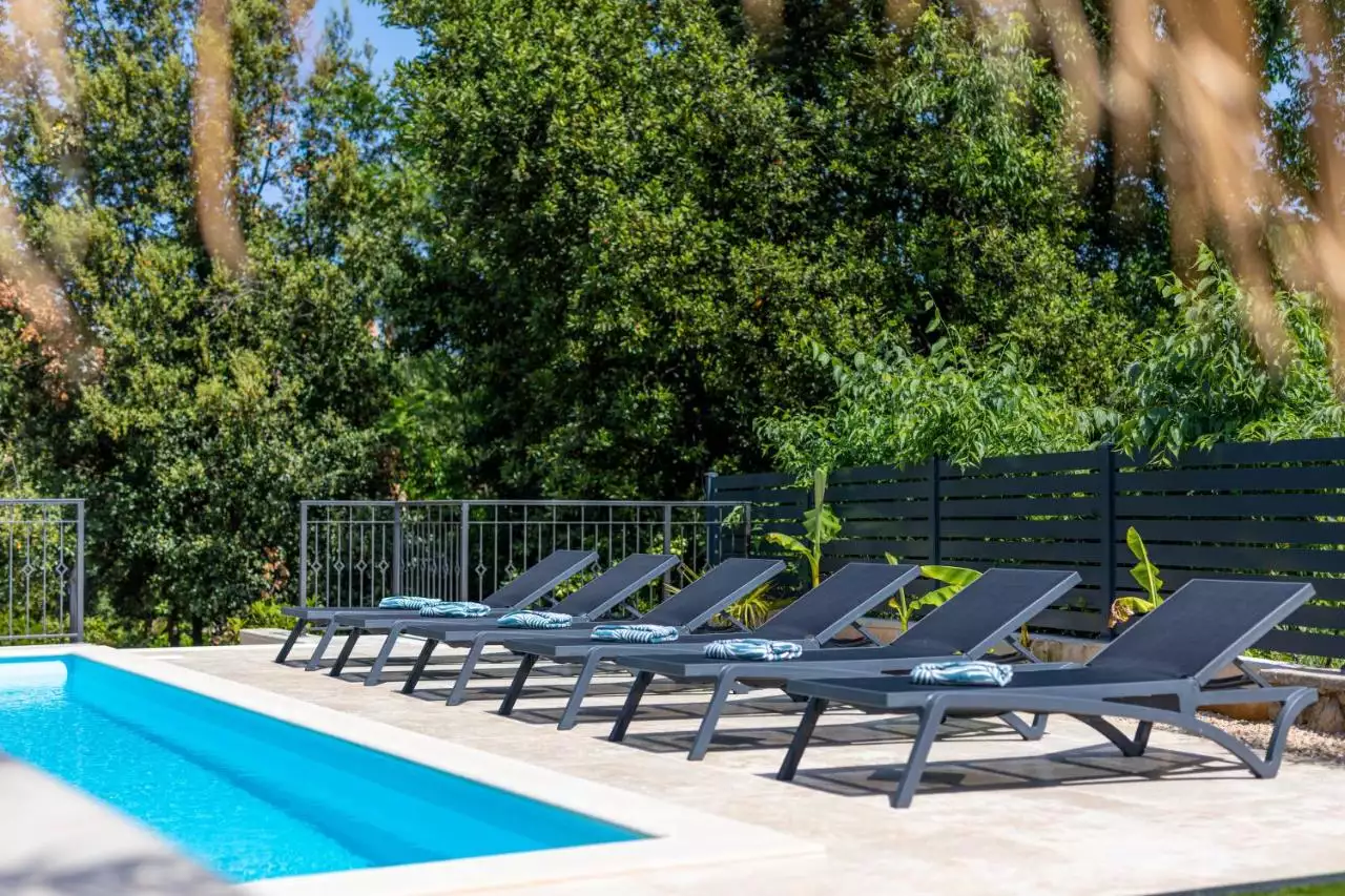 House 200m² in Croatia, Krka. Priced at 1150000€ rent photo-4