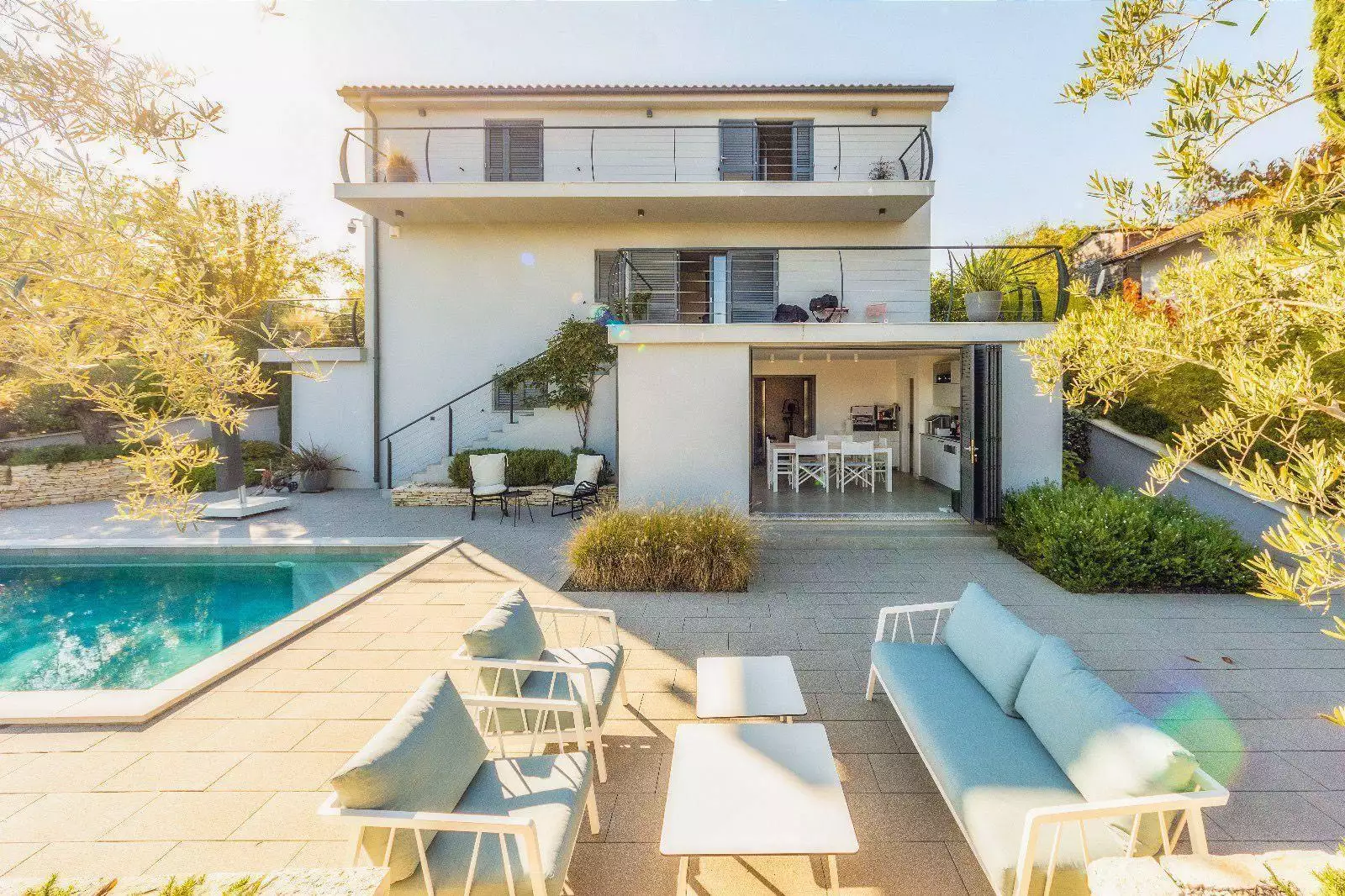 Villa 300m² in Croatia, Dobrinj. Priced at 1020000€ rent photo-5