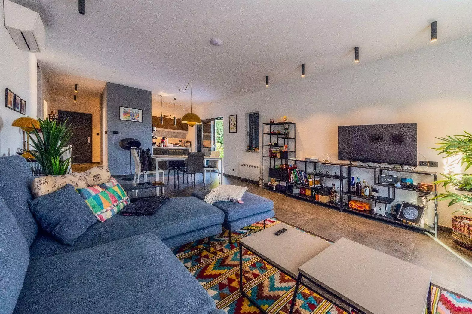 Villa 300m² in Croatia, Dobrinj. Priced at 1020000€ rent photo-9