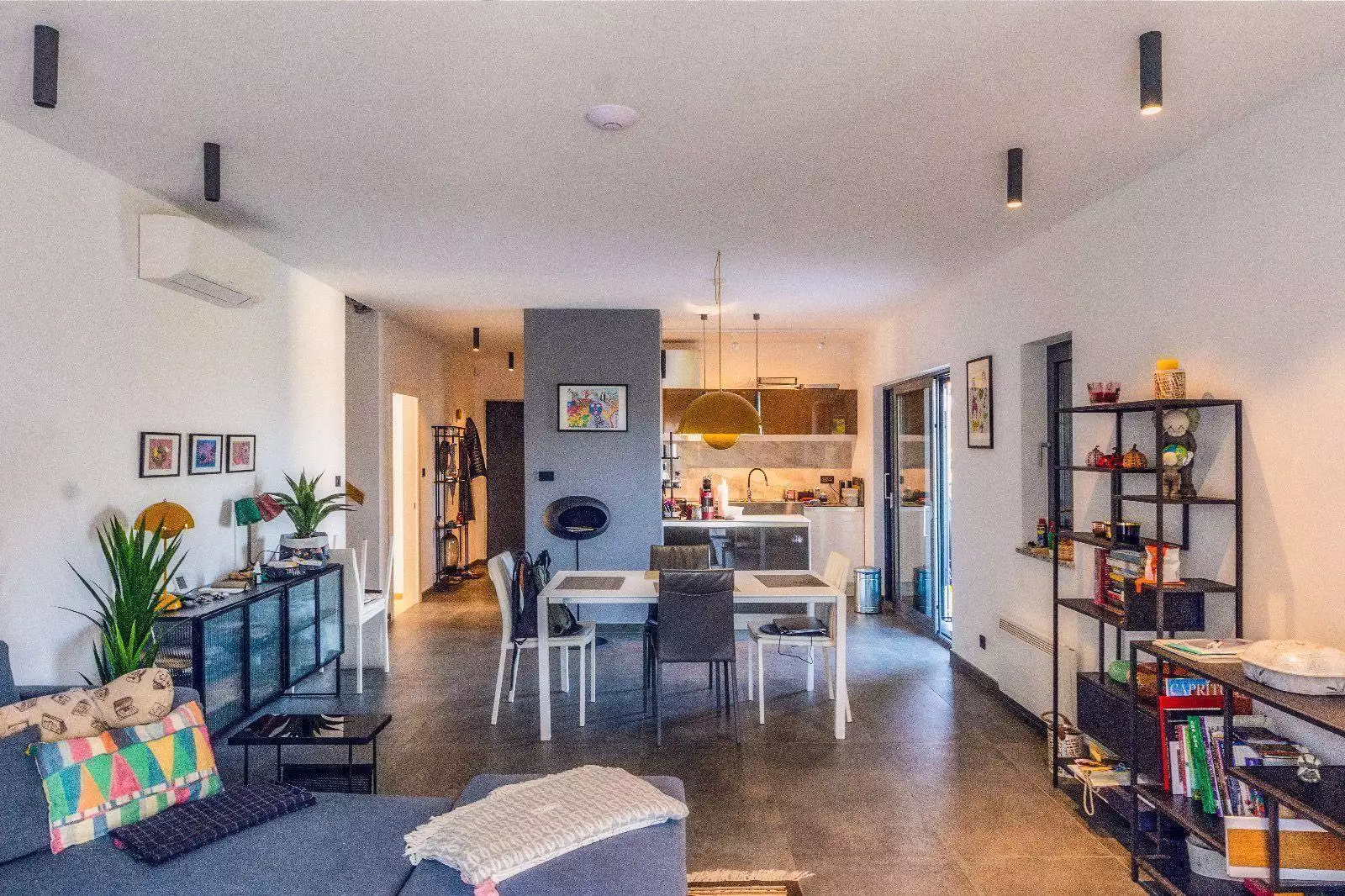 Villa 300m² in Croatia, Dobrinj. Priced at 1020000€ rent photo-11