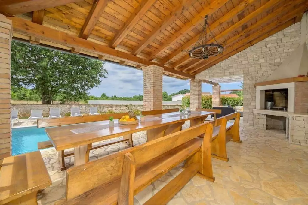 Villa 250m² in Croatia, Bale. Priced at 920000€ rent photo-6
