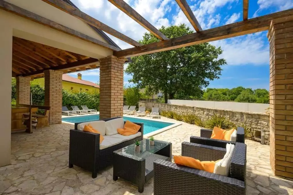 Villa 250m² in Croatia, Bale. Priced at 920000€ rent photo-7