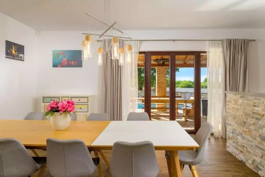 Villa 250m² in Croatia, Bale. Priced at 920000€ rent photo-8