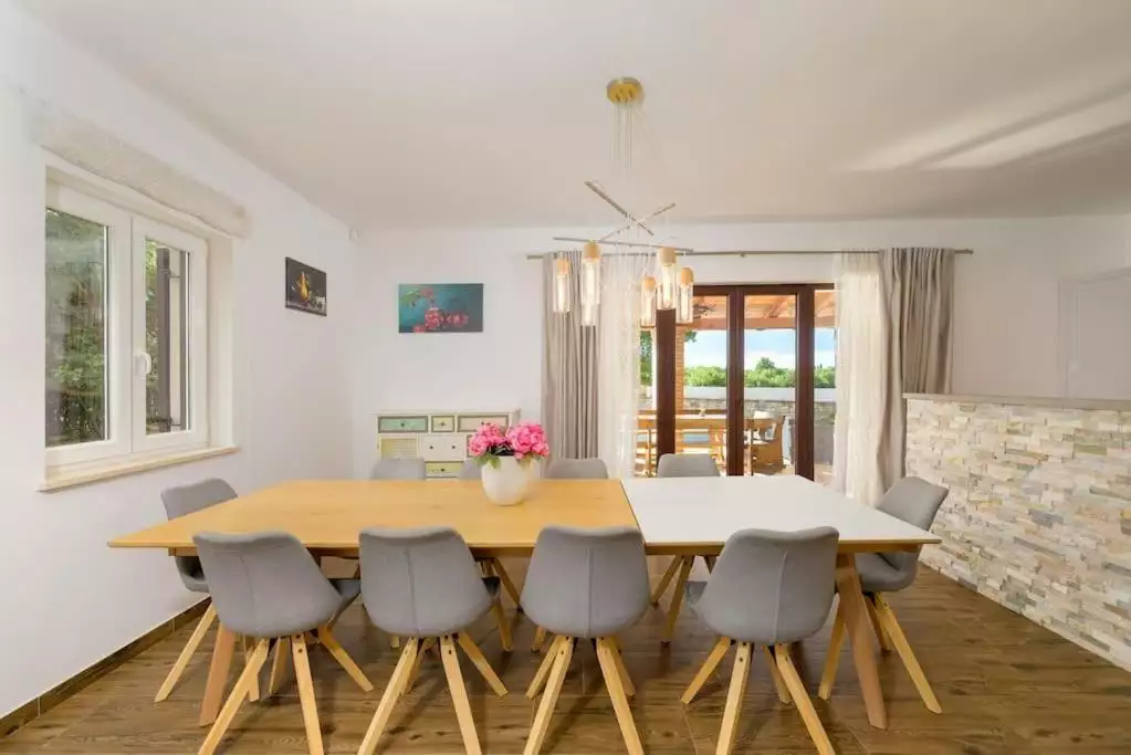 Villa 250m² in Croatia, Bale. Priced at 920000€ rent photo-9