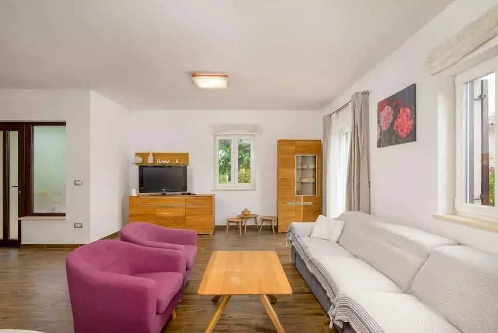 Villa 250m² in Croatia, Bale. Priced at 920000€ rent photo-13