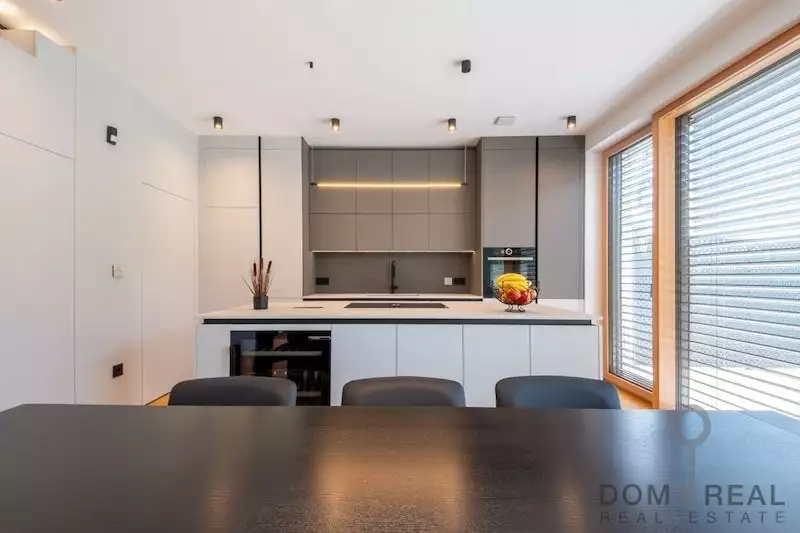 House 183m² in Slovenia, Siska. Priced at 1300000€ rent photo-1