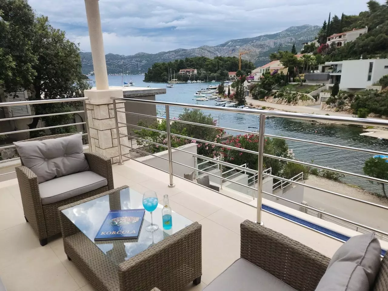 House 280m² in Croatia, Korcula. Priced at 1250000€ rent photo-4
