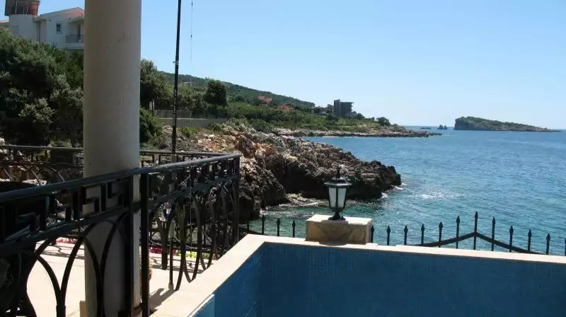 House 497m² in Montenegro, Utjeha. Priced at 1250000€ rent photo-5