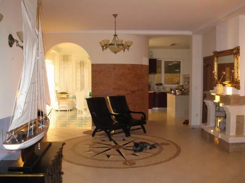 House 497m² in Montenegro, Utjeha. Priced at 1250000€ rent photo-9