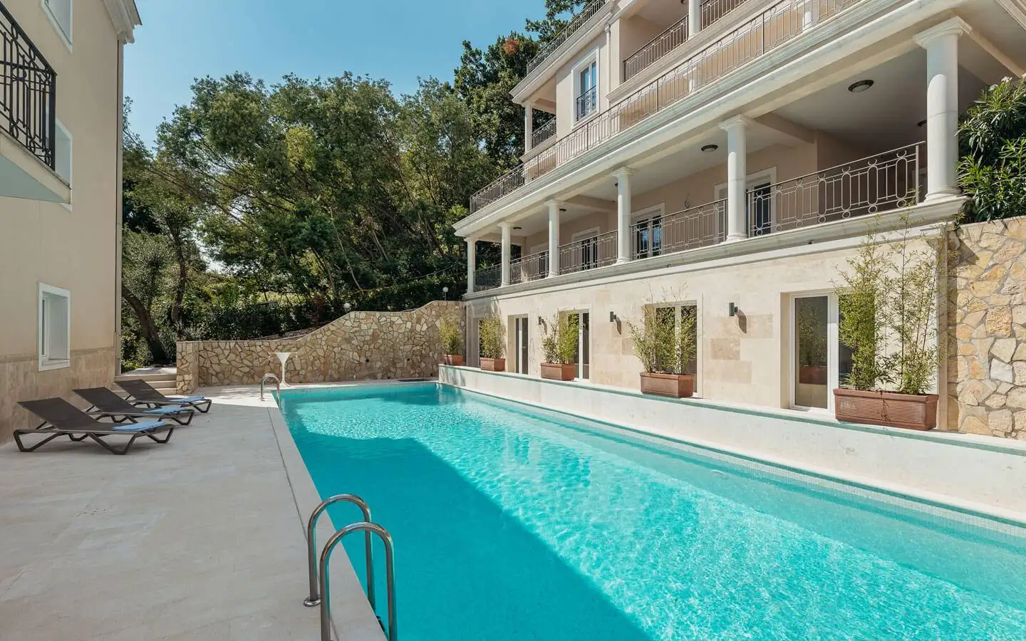 Flat 133m² in Montenegro, Kumbor. Priced at 480000€ rent photo-11