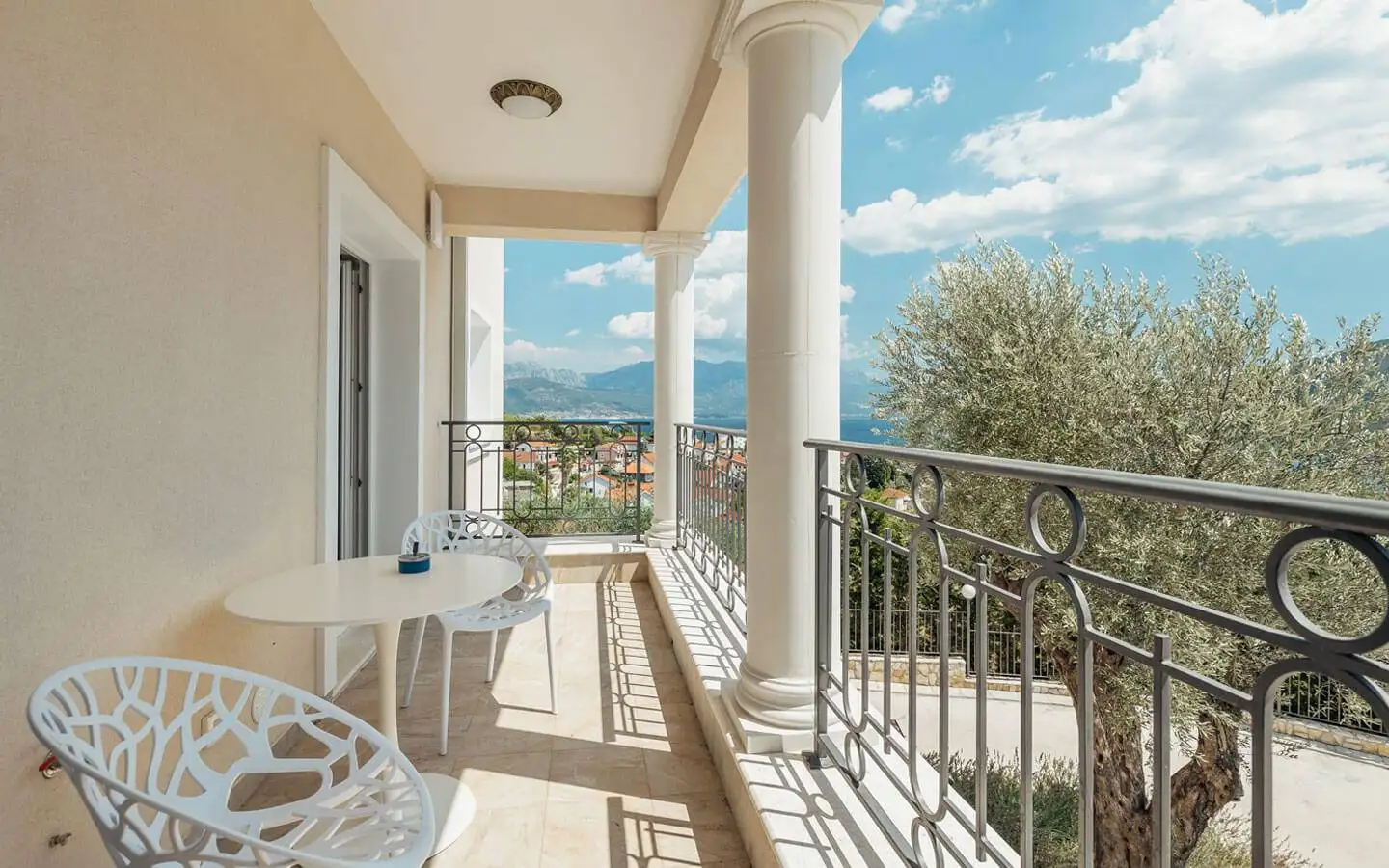 Flat 133m² in Montenegro, Kumbor. Priced at 480000€ rent photo-13