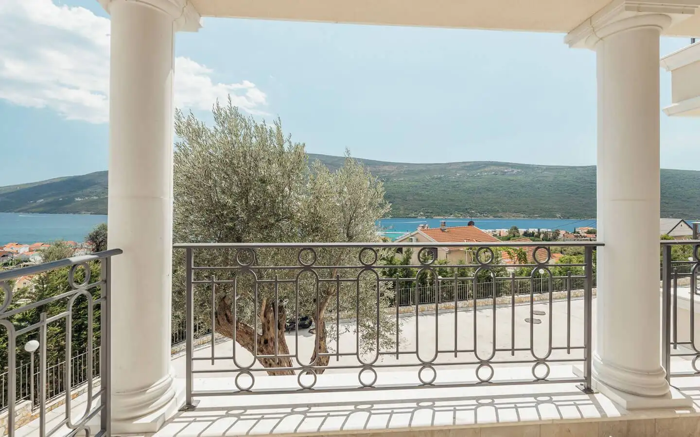 Flat 133m² in Montenegro, Kumbor. Priced at 480000€ rent photo-14