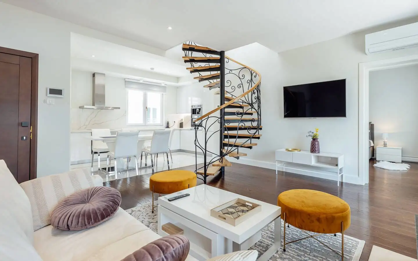 Flat 133m² in Montenegro, Kumbor. Priced at 480000€ rent photo-19