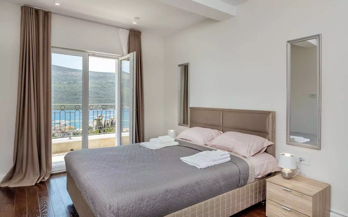 Flat 133m² in Montenegro, Kumbor. Priced at 480000€ rent photo-38