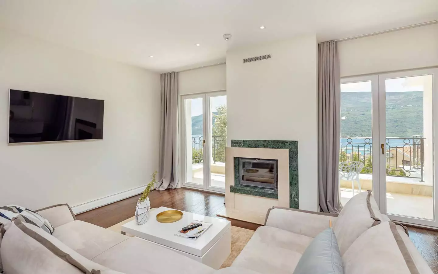 Flat 1796m² in Montenegro, Kumbor. Priced at 600000€ rent photo-19
