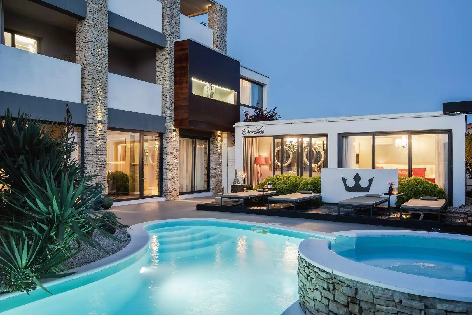 Hotels 1000m² in Croatia, Medulin. Priced at 2500000€ rent photo-3
